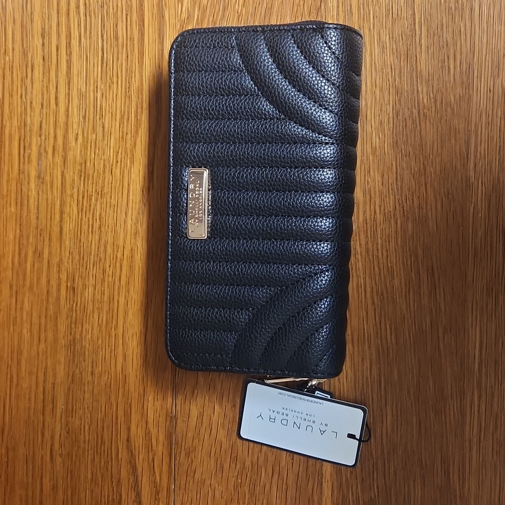 Laundry By Shelli Segal Los Angeles Wallet